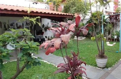 Casa com três dormitórios à venda no jardim prudência
