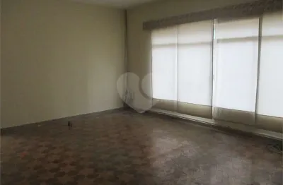 Casa térrea 400 metros de terreno  bem conservada Comercial e Residencial na Vila Mascote!