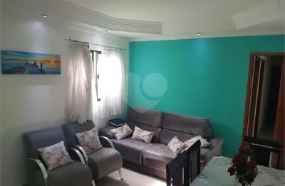 Casa tipo sobrado com 02 dormitórios e 01 suíte para venda na saúde. edícula completa.