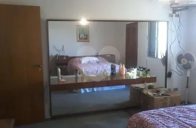 Sobrado com 380m² ac, 350m² at, 5 dormitórios, sendo 2 suítes, no jardim aeroporto!!!
