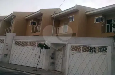 Sobrado com 190m² para venda ou locação, 03 suítes, 02 vagas de garagem, no jardim prudência