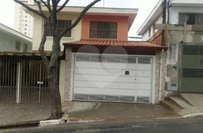 Sobrado com 02 dormitórios 03 banheiros 02 vagas na vila santa catarina - venda.