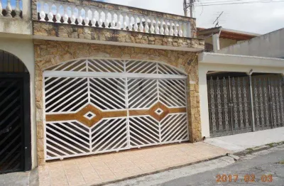 Casa tipo sobrado 03 dormitórios 01 suite 03 banheiros 02 vagas no bairro do campo grande - venda