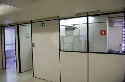 Prédio comercial excelente localização  são dois prédios, vizinhos, com matriculas e iptus separados