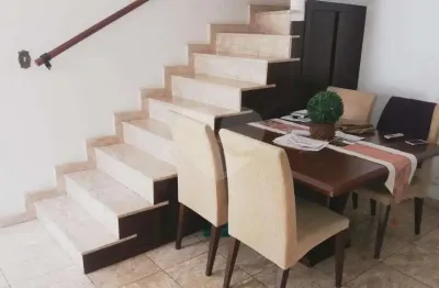 Casa tipo Sobrado 03 dormitórios à venda na Vila Santa Catarina.