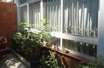 Casa com 197m² para venda ou locação, 03 dormitórios, 03 suítes, 02 vagas na vila mascote