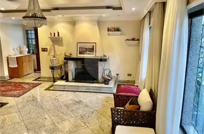 Casa tipo sobrado 04 dorm 02 suites com 335m2 e terreno de 400m na vila mascote bem localizada venda