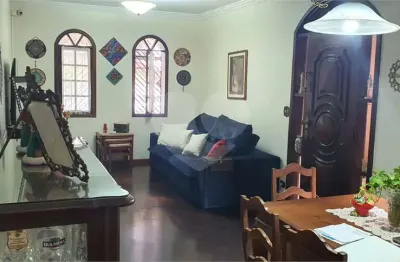 Casa com 03 dormitórios 01 suíte 02 vagas no bairro da cupecê - venda