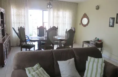 Prédio com 3 imóveis bom para investidor excelente localização na vila santa catarina são paulo sp