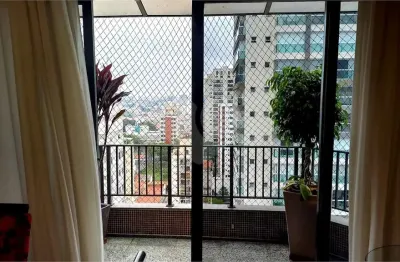Excelente cobertura duplex à venda, com 270m², 05 dormitórios, 04 suítes, 03 vagas, na vila mascote