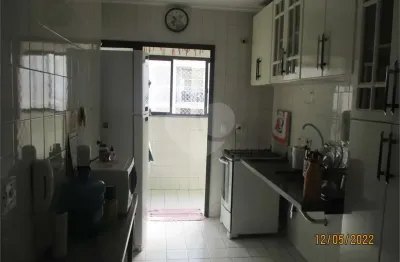 Apartamento com 65 m2, 02 quartos, 02 banheiros, 02 ambientes de sala (jantar e estar)