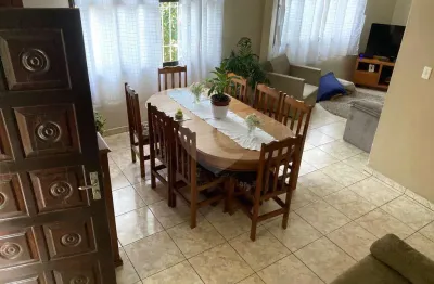 Casa assobradada com 4 dormitorios sendo 1 suite 4 vagas