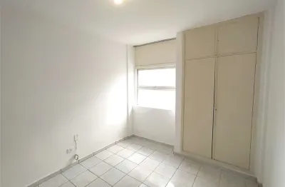 Kitnet  no centro de são paulo/sp para locação com 01 banheiro