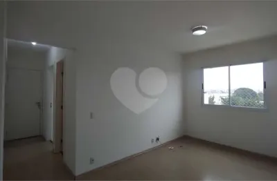 Apartamento para locação com 50m², 2 dormitórios. localizado a 900 m do metro luz