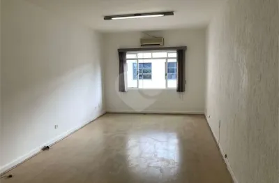 Conjunto comercial  36 m2 e ideal para o seu negócio 01 banheiro e uma sala ampla e arejada muita iluminação