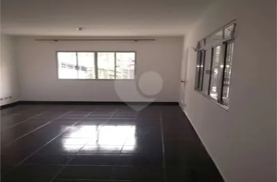 Casa comercial à venda na Rua Serra da Esperança, 128, Campo Limpo, São Paulo