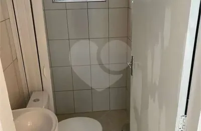Sala comercial com 55m² 01 banheiro no ipiranga para locação