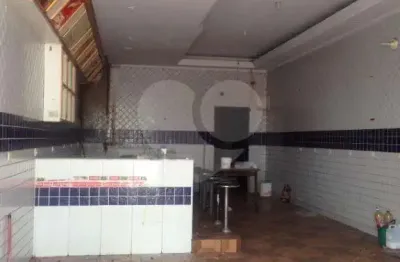 Imóvel comercial locado e com renda no bairro da cidade ademar para venda / investidor