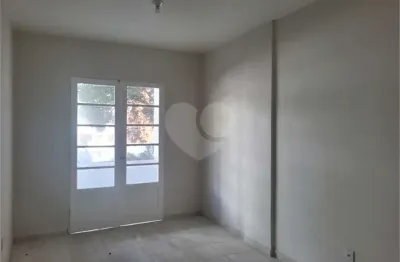Apartamento para locação com 32,68 m²  01 dormitório  próximo metrô santa cecilia