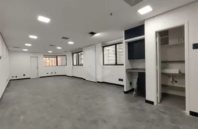 Conjunto comercial 56m2 com 02 banheiros e uma vaga com manobrista na bela vista locação