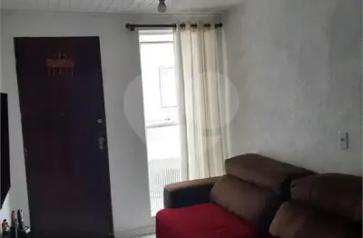 Apartamento com 2 dormitórios, 2 vagas de garagem com 56m².