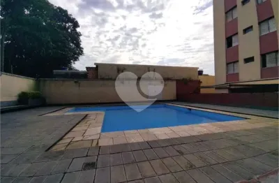 Apartamento com 2 dormitórios, sendo 1 suíte, sala para 2 ambientes, varanda, banheiro social