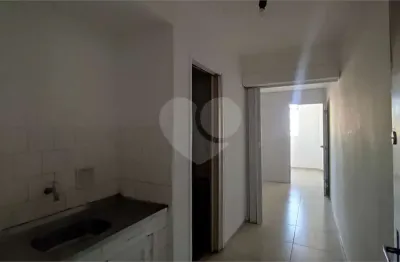 Apartamento à venda com 32m², 01 dormitório, próximo ao metro vergueiro