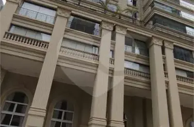 Uma excelente oportunidade de morar no melhor do itaim bibi, em um apartamento extremamente espaçoso