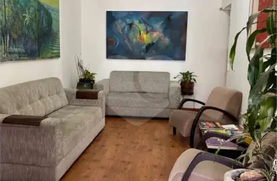 Casa à Venda com 4 Dormitórios e 3 Banheiros – 185 m² – Vila Mariana, São Paulo/SP