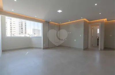 Apartamento tríplex reformado, 3 quartos, 3 suítes, 2 vagas, 122 m² - moema
