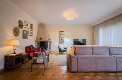 Casa com 3 quartos à venda na Rua Pierre Curie, 324, Saúde, São Paulo