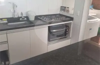 Sobrado em condomínio na região da vila prudente excelente localização com 2 dormitórios e 2 vagas de garagem