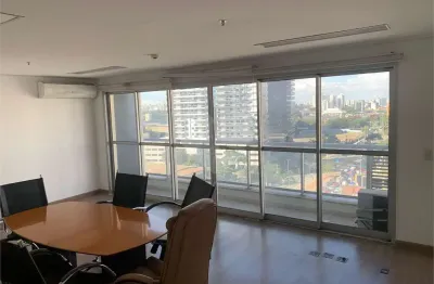 Sala comercial na barra funda para locação com 35m² e 1 vaga de garagem