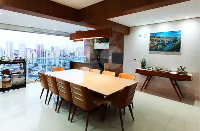 Apartamento de 158 m2 e 4 suítes no condomínio islas baleares