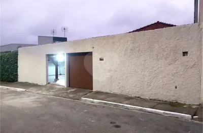Casa com 3 quartos à venda na Rua Henry Leonardos, 60, Cidade Ademar, São Paulo