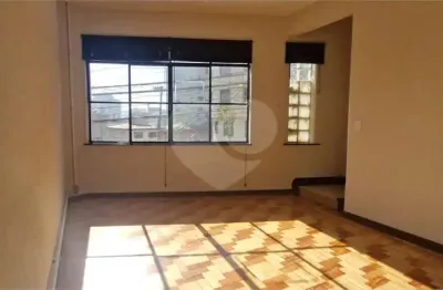Casa à venda na Avenida Professor Alfonso Bovero, 353, Perdizes, São Paulo