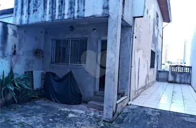 Casa Residencial ou Comercial 4 dormitórios, vaga para 4 carros perto do Metrô