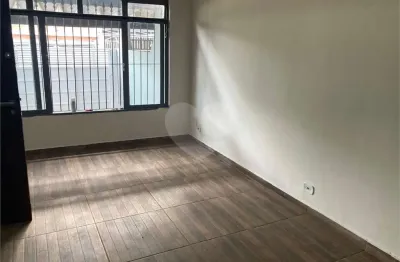 Casa com 3 quartos para alugar na Rua Rubem de Souza, 253, Cupecê, São Paulo