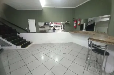 Casa comercial para alugar na Rua do Boticário, 295, Centro, São Paulo