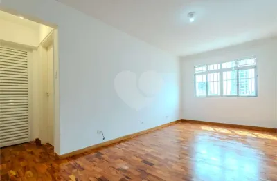 Apartamento na aclimação para locação com 01 dormitório, reformado.