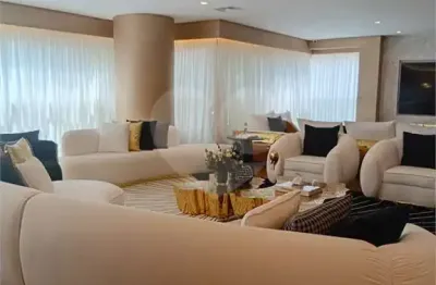 Cobertura de 487m² com 4 suítes e 4 vagas na chácara klabin