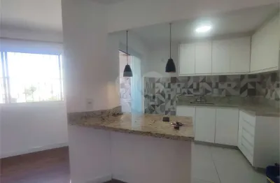 Apartamento na Cidade Ademar na travessa da Avenida Cupecê! . Apartamento super bem localizado com toda a infraestrutura do comércio e condução