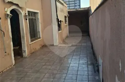 Lindo sobrado de 350m² com 3dorm sendo 2 suites e com 5 vgs na garagem localizado no ipiranga