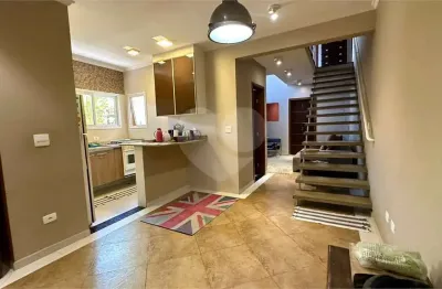 Lindo sobrado de 150m² com 3dorm sendo 2 suites e mais 2 vgs no jardim marajoara