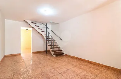 Casa com 2 quartos para alugar na Rua Baltazar Fernandes, 349, Brooklin, São Paulo