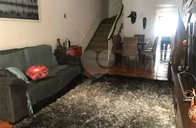 Sobrado à Venda – Jabaquara | 120 m² | 3 Dormitórios | Quintal | 1 Vaga