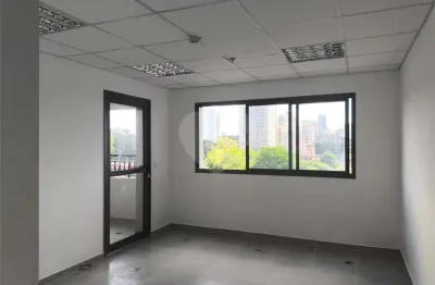 SALA COMERCIAL PARA LOCAÇÃO – 19 m² – SANTO AMARO – NOVA/REFORMADA – PRONTA PARA USO