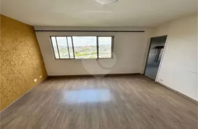 APARTAMENTO À VENDA – 49 m² – CAMPO LIMPO – 2 DORMITÓRIOS – 1 VAGA – CONDOMÍNIO CLUBE COM ÁREA VERDE