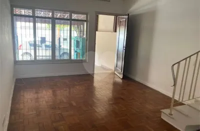 Casa com 2 quartos para alugar na Rua Laís Dantas de Mattos, 52, Cupecê, São Paulo