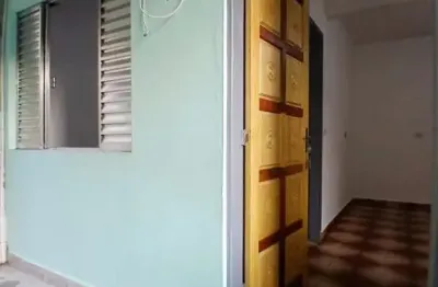 Casa com 1 quarto para alugar na avenida presidente humberto de alencar castelo branco, 2919, vila leonor, guarulhos por r$ 1.100